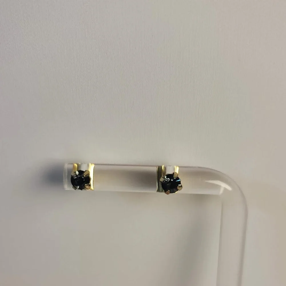 Black Glass Stud Earrings Gold Tone Round Cut Solitaire Classic‎ Minimalist Chic